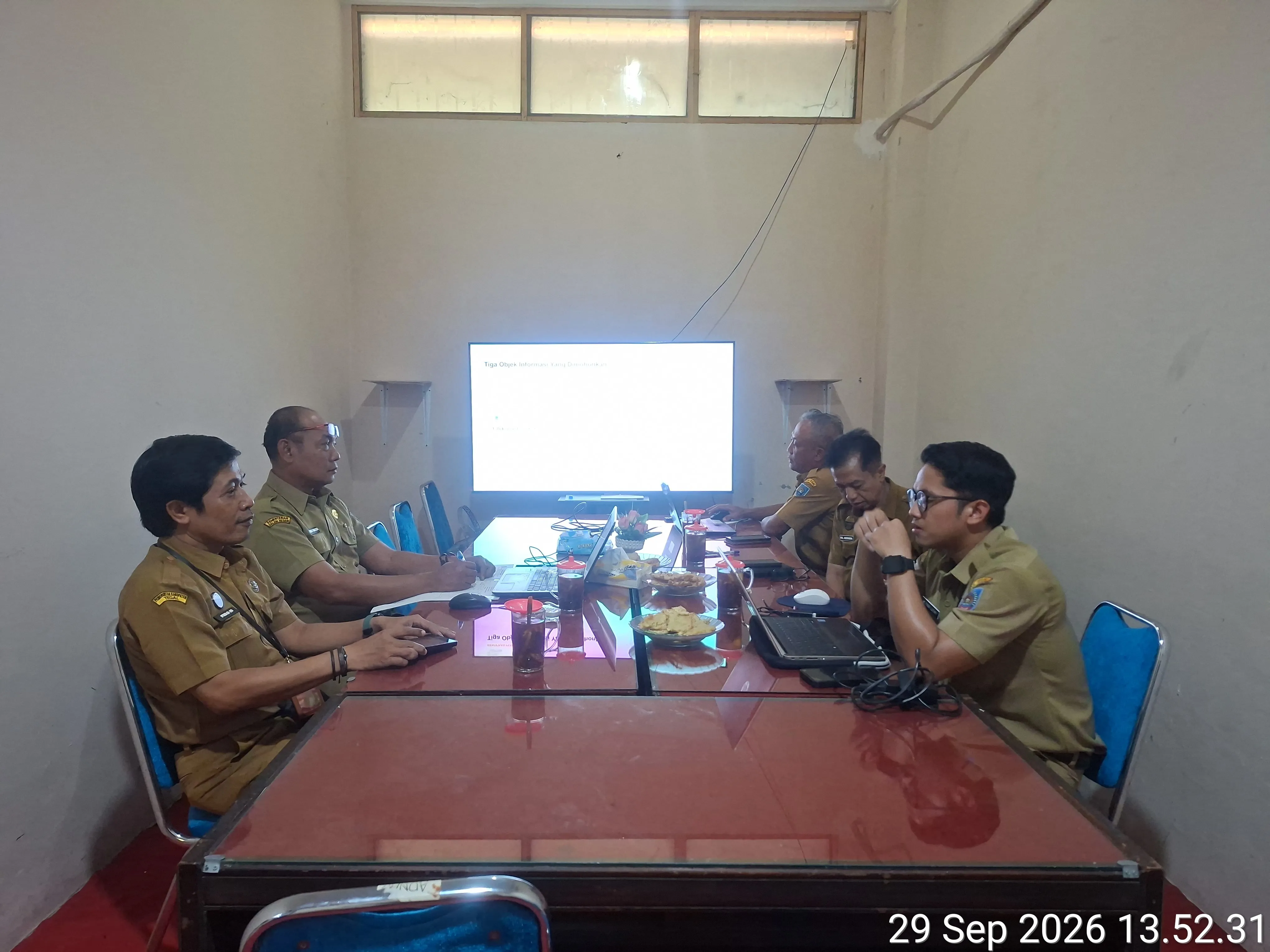 Sorotan Publik: Pegawai Kominfo Dedi Kerap Menangis di Lingkungan Kerja