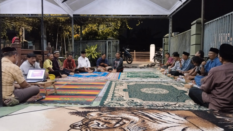 MASA JABATAN RW DAN RT DESA KEDUNGBNATENG BERKAHIR, HONOR MASIH DITERIMA